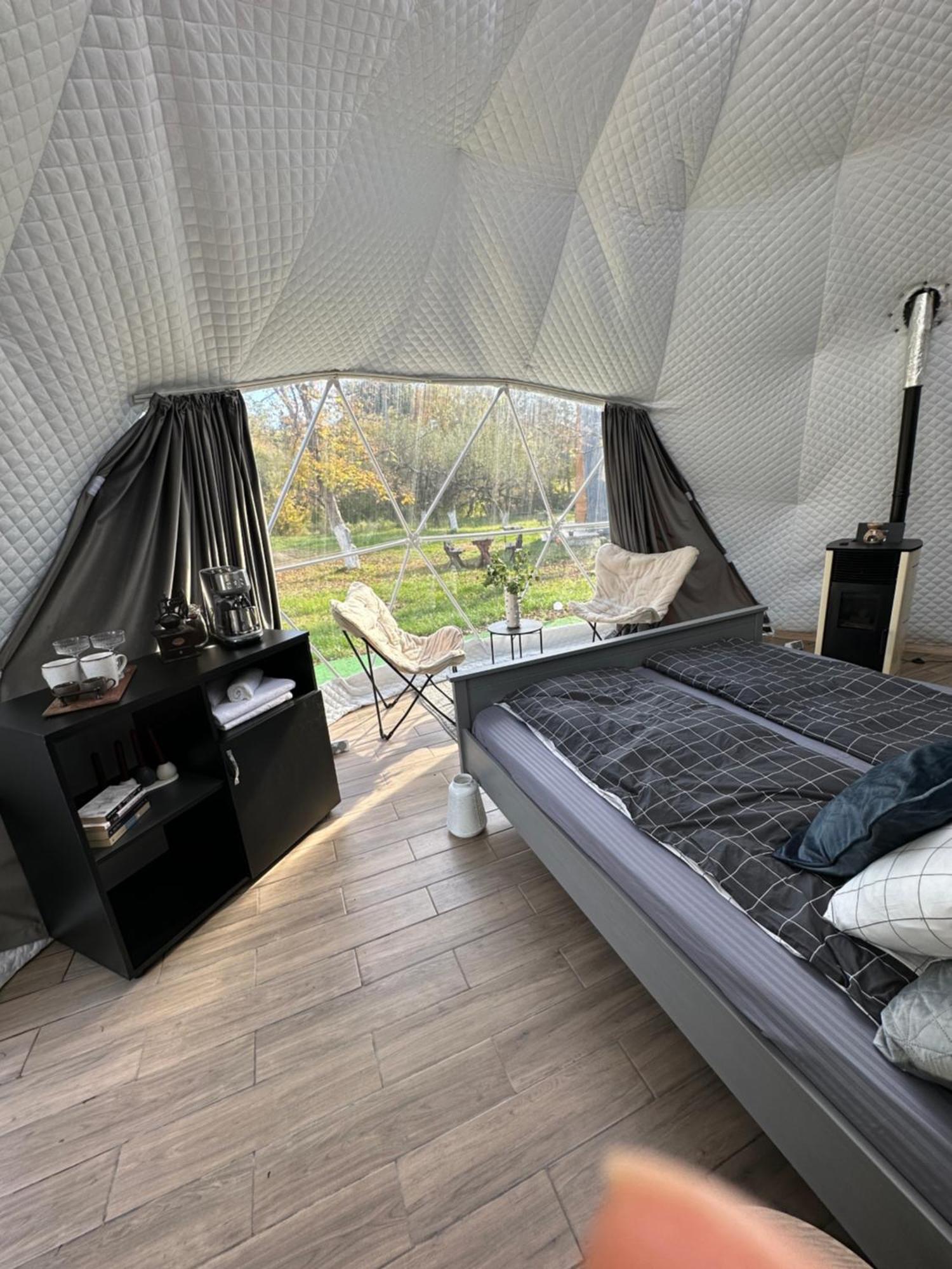 The Frog Glamping Camping Horezu
