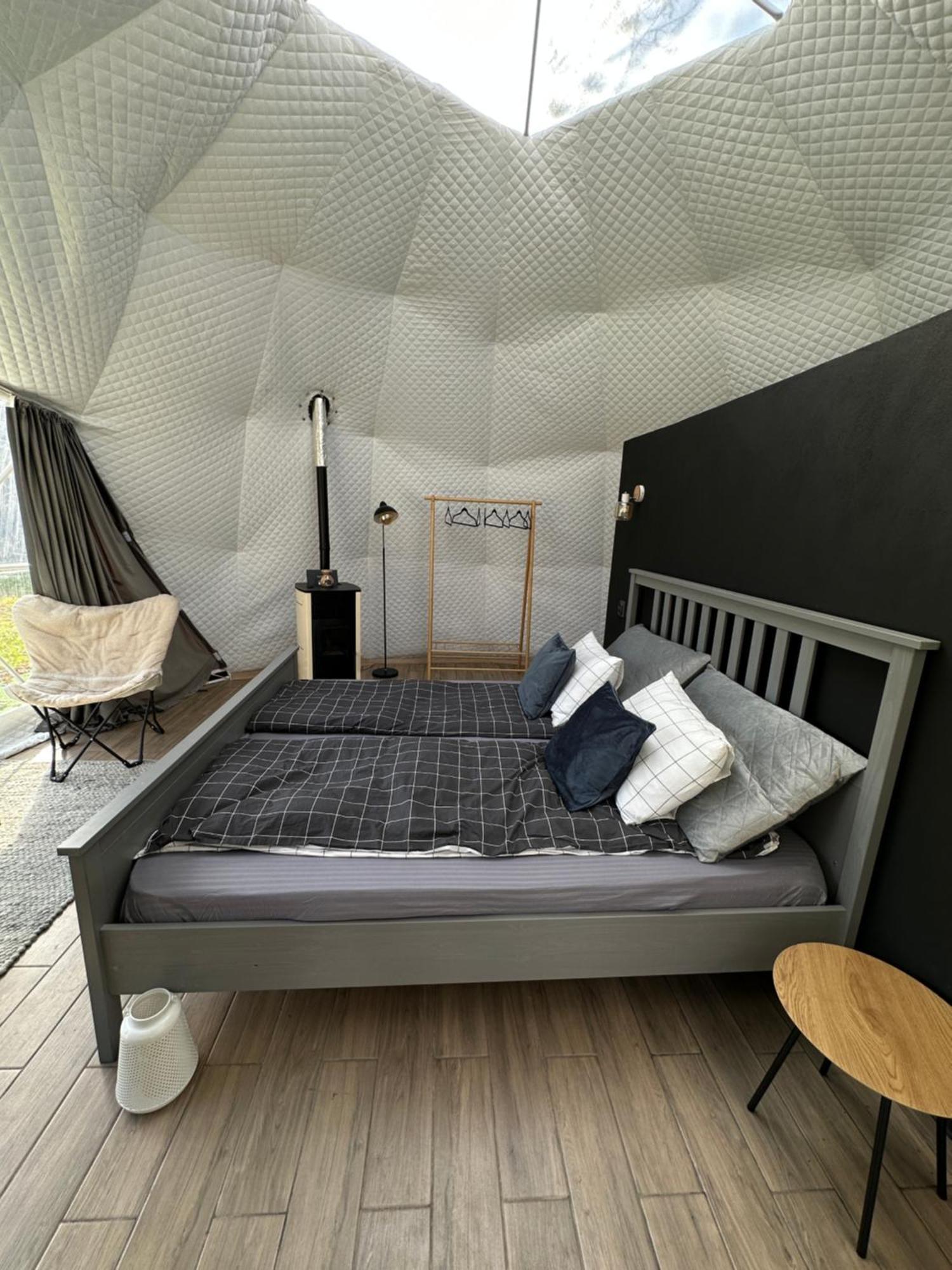 The Frog Glamping *
